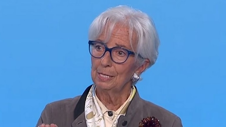 Lagarde difende la Francia come non aveva fatto con l’Italia. Sui tassi la Bce resta aperta a un altro taglio