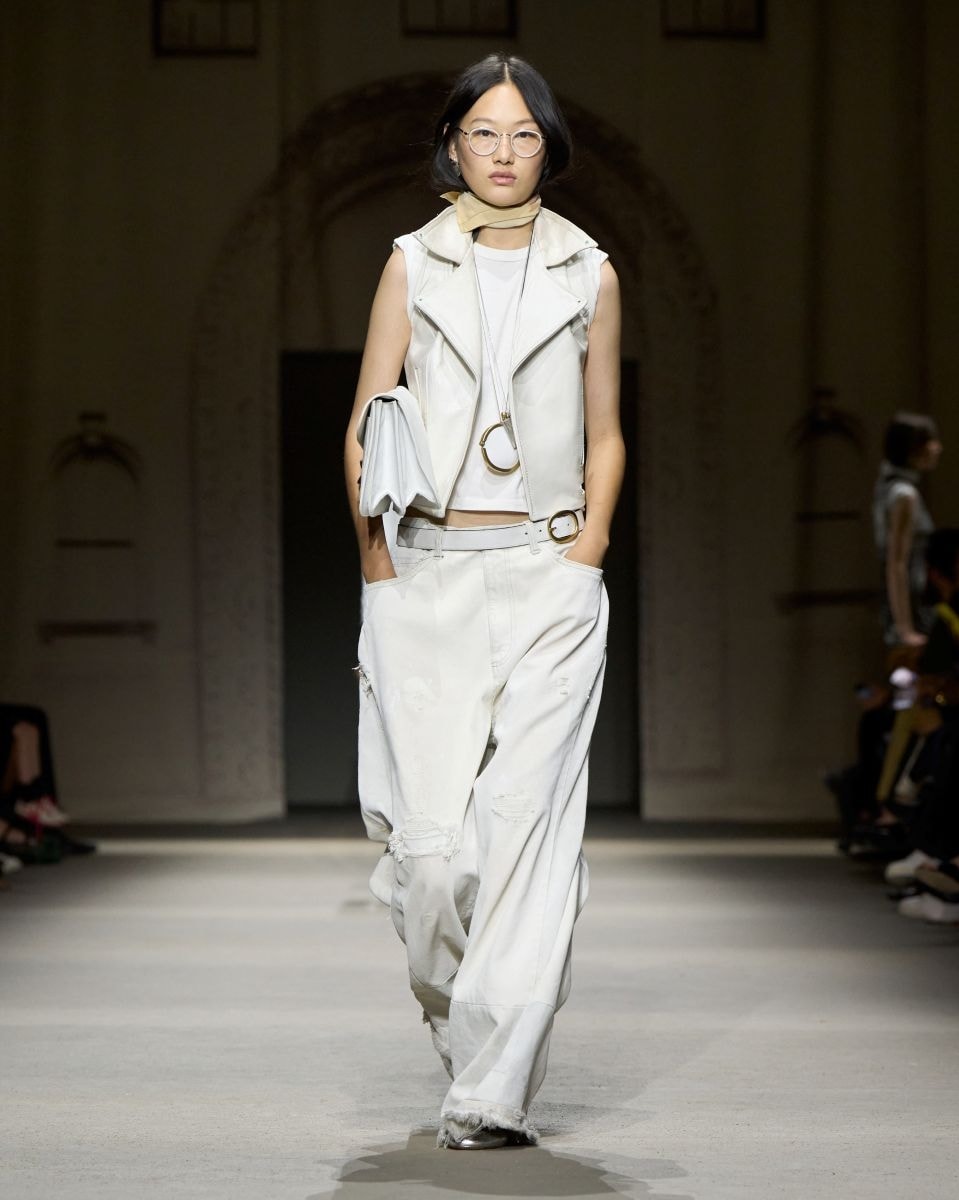 Un look Coach spring 2026 (ph Isidore Montag, courtesy Coach)