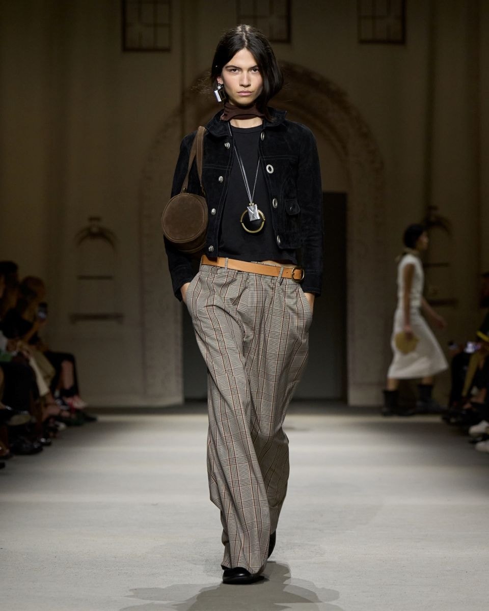 Un look Coach spring 2026 (ph Isidore Montag, courtesy Coach)