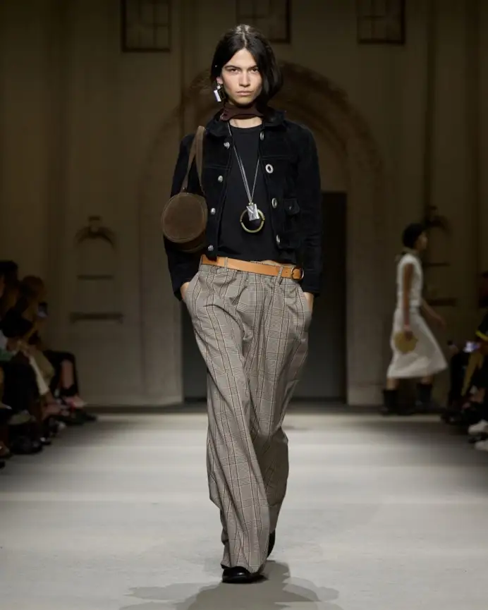 Un look Coach spring 2026 (ph Isidore Montag, courtesy Coach)