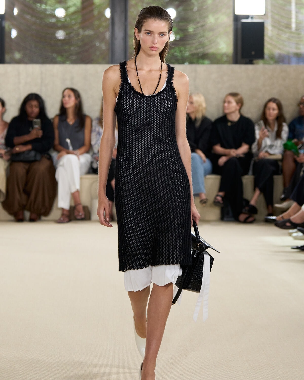 Un look Toteme spring-summer 2026 (courtesy Toteme)