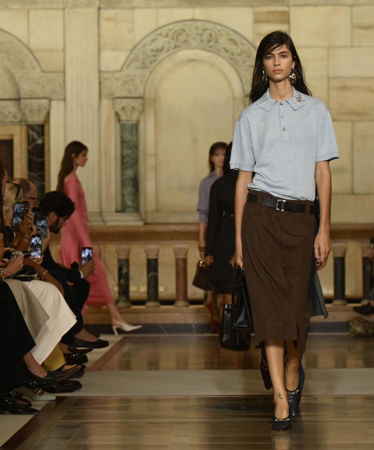 Il finale della sfilata Tory Burch spring-summer 2026 (ph Francesc Ten/MFF)
