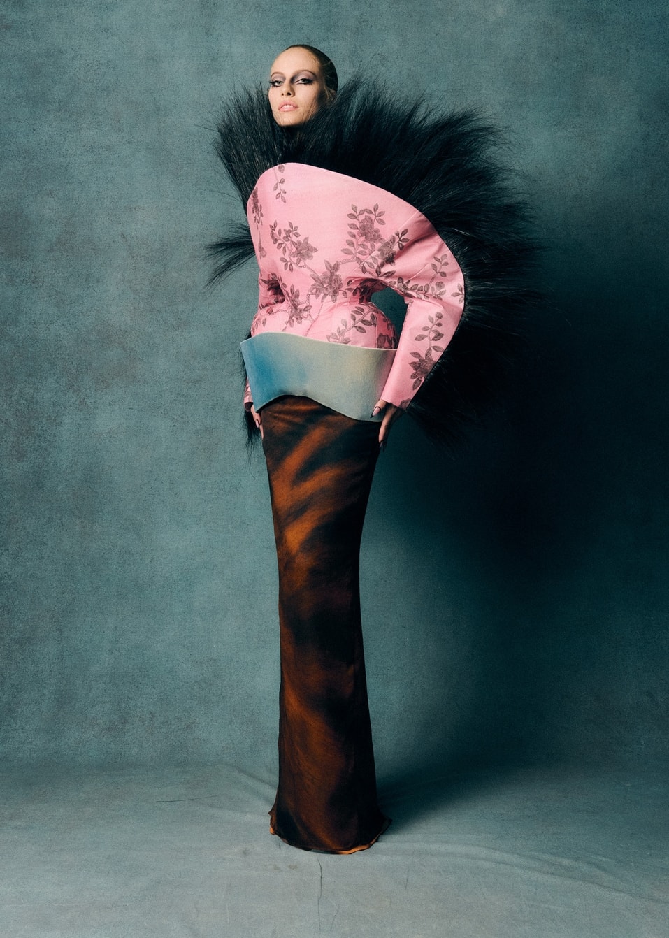 Un look Harris Reed spring-summer 2026 (foto Suleika Mueller/courtesy Harris Reed)