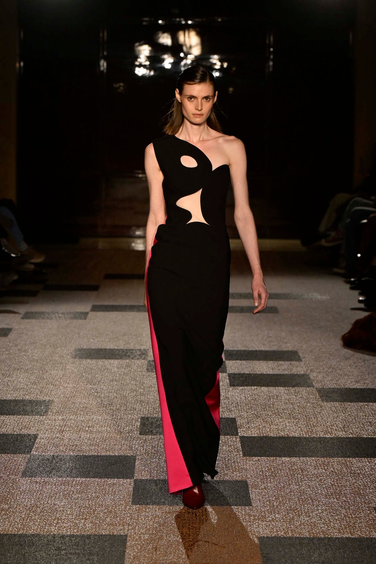 Un look Roksanda spring-summer 2026 (ph Francesc Ten/MFF)