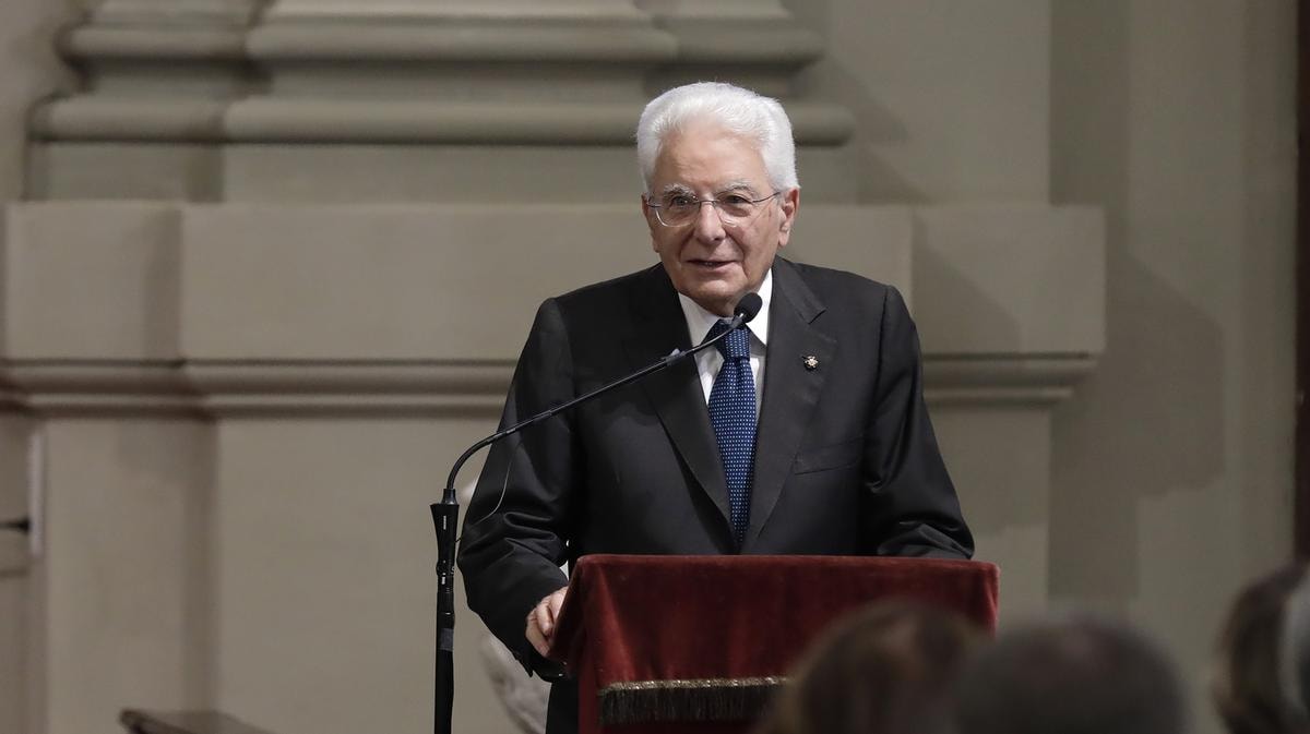 Scuola, Mattarella: affidare i compiti all’AI rischia di portare alla povertà culturale