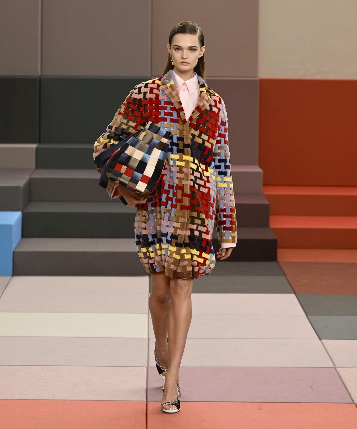 Un look Fendi spring-summer 2026 (ph Francesc Ten/MFF)