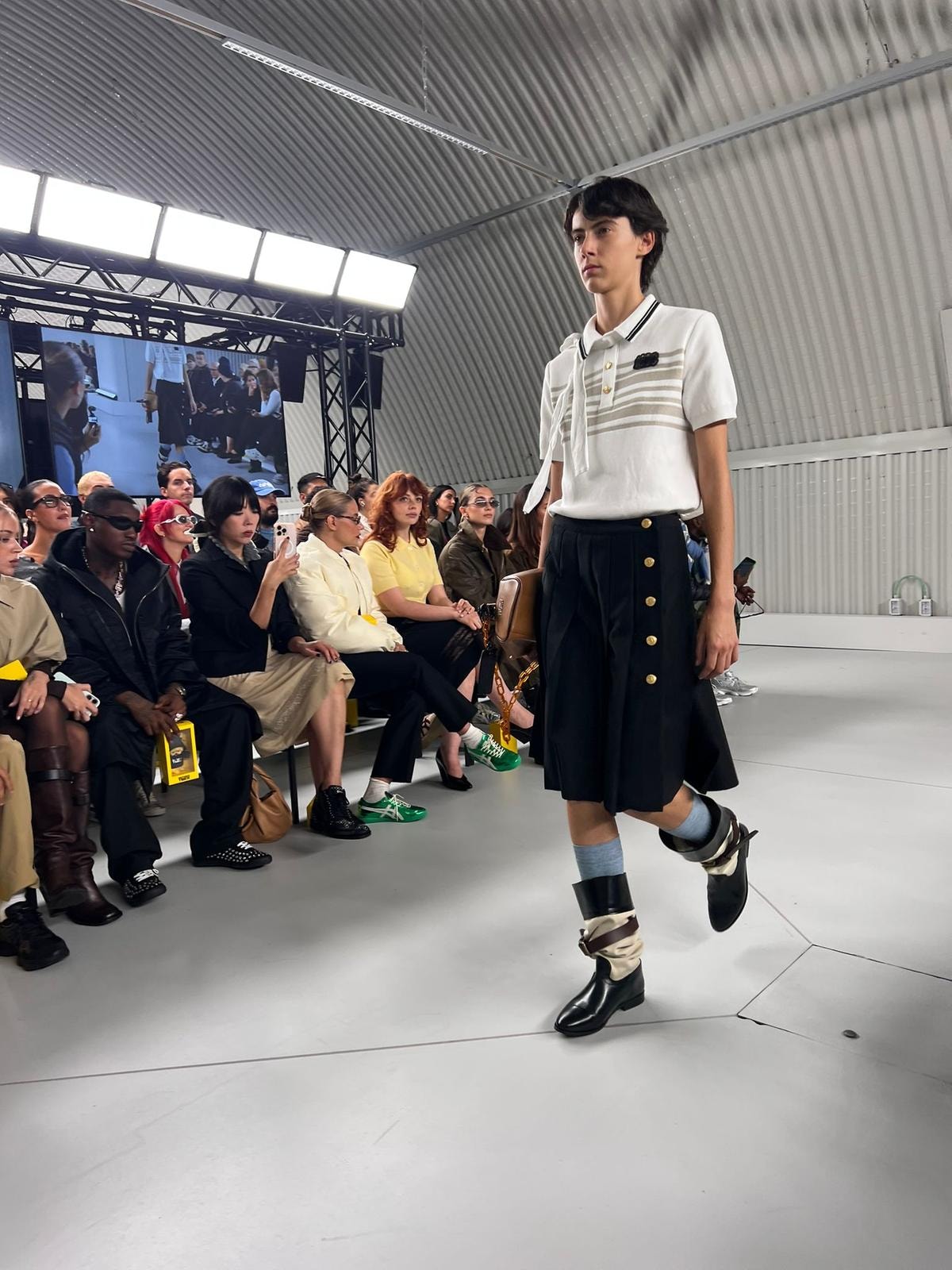 Un look Onitsuka tiger spring-summer 2026 (foto Annachiara Gaggino)