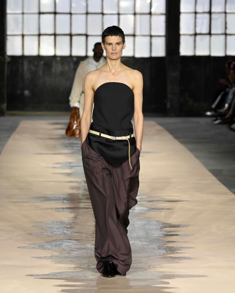 Un look Boss spring/summer 2026 (ph Francesc Ten/MFF)