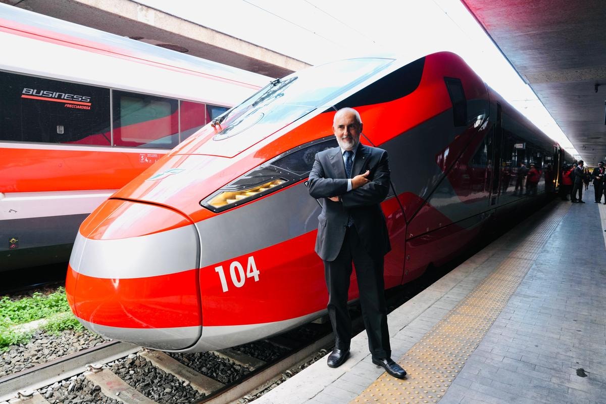 Stefano Antonio Donnarumma, ad e dg del Gruppo FS con il nuovo Frecciarossa 1000