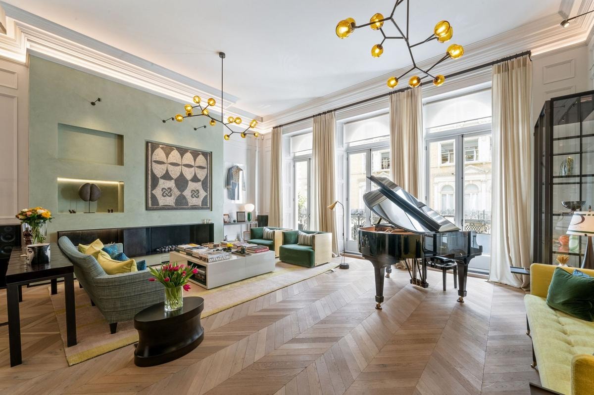11 milioni di sterline (12 milioni 670mila euro circa): questa la richiesta, di Knight Frank, per l’appartamento di oltre mille mq in De Vere Gardens, a Kensington.
