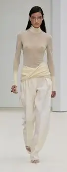 Un look Ferrari spring-summer 2026 (ph Francesc Ten/MFF)