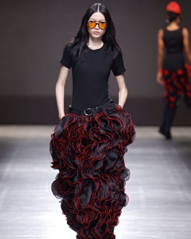Un look Tokyo James spring-summer 2026 (ph Francesc Ten/MFF)
