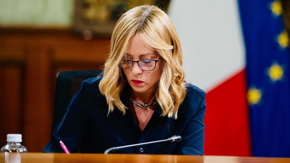 Manovra, l’Italia verso l’uscita dalla procedura di infrazione: Meloni punta al deficit sotto il 3% del pil