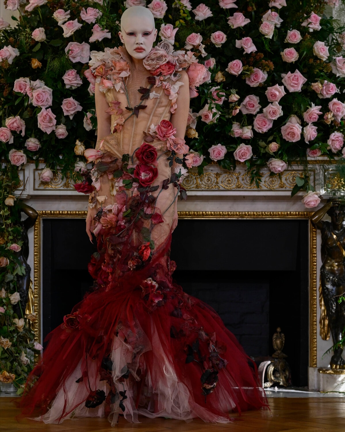 Un look Matiéres fècales primavera-estate 2026 (foto Francesc Ten/MFF)