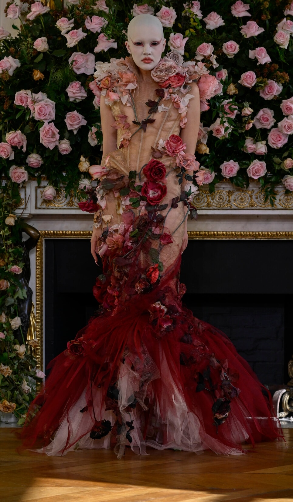 Un look Matiéres fècales primavera-estate 2026 (foto Francesc Ten/MFF)