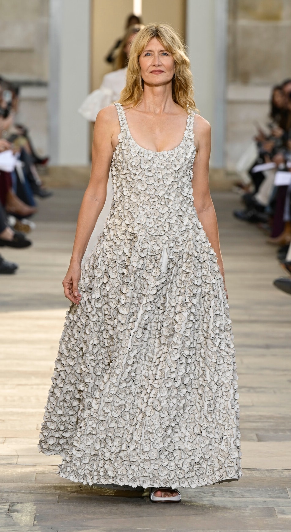 Un look Balmain spring-summer 2026 (ph Francesc Ten/MFF)