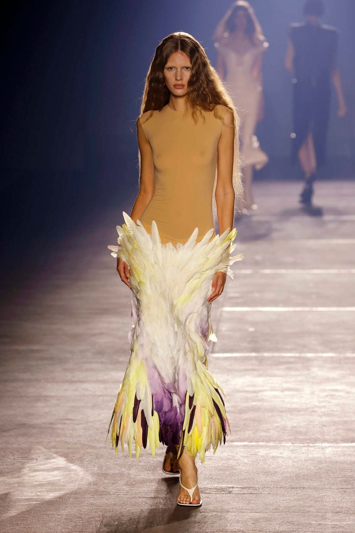 Un look Mugler spring-summer 2026 (ph Francesc Ten/MFF)