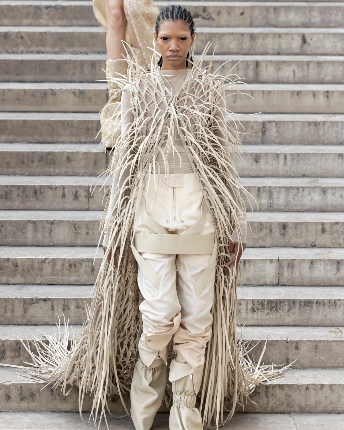 Un look Rick Owens spring-summer 2026 (ph Valerio Mezzanotti/Owenscorp)