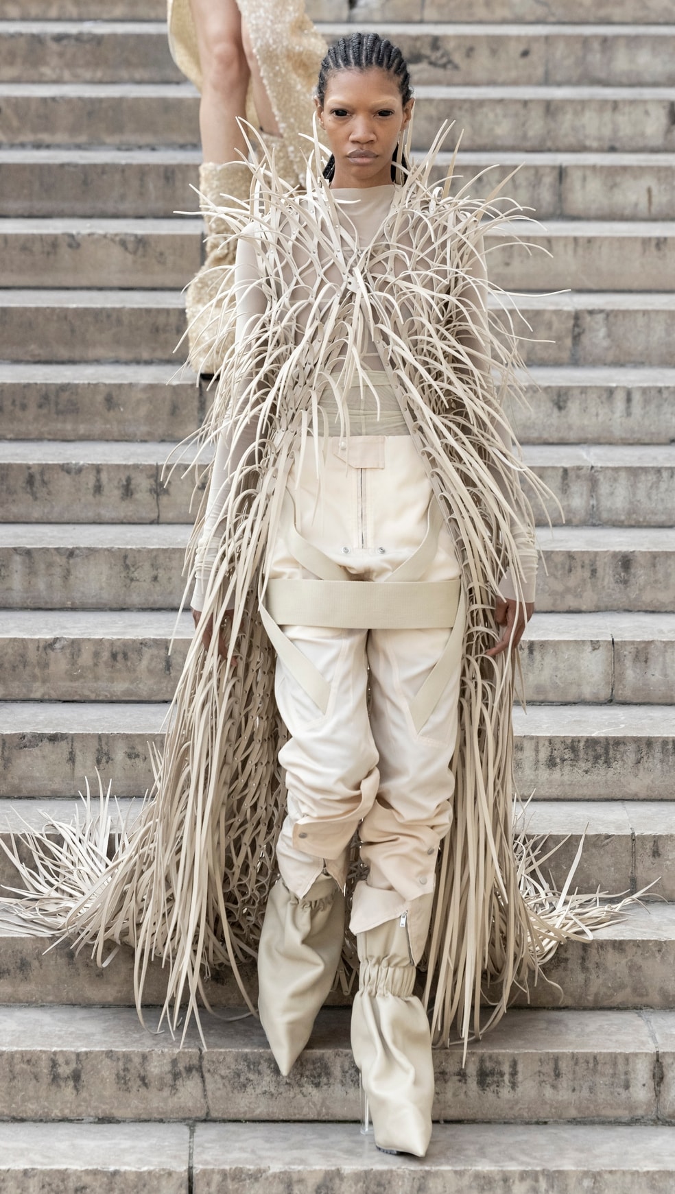 Un look Rick Owens spring-summer 2026 (ph Valerio Mezzanotti/Owenscorp)