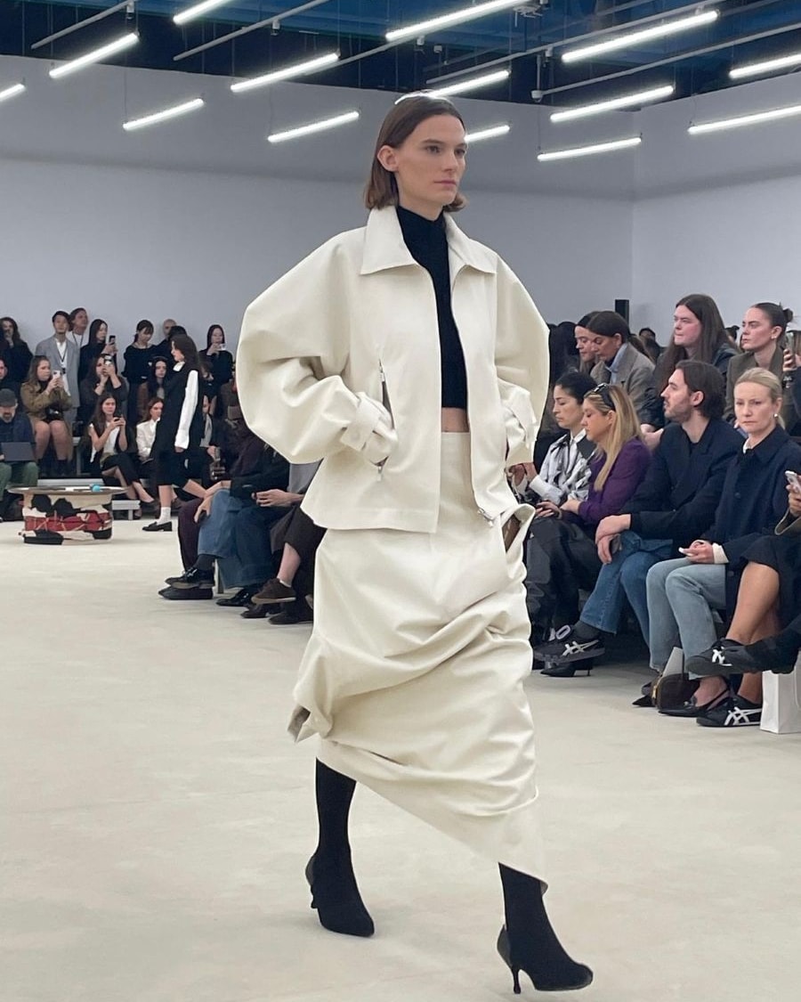 Un look Issey Miyake spring-summer 2026 (ph Silvia Manzoni)