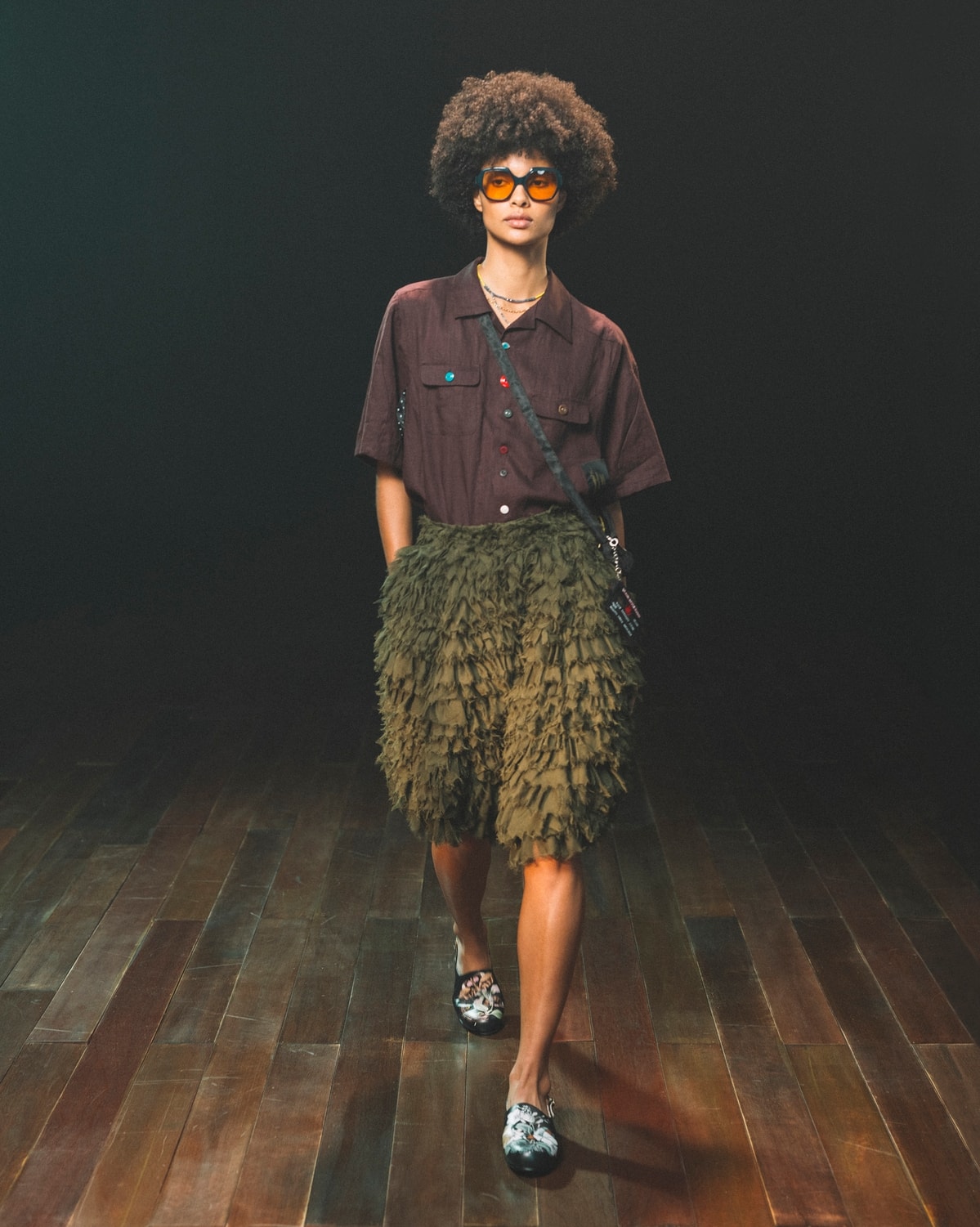 Un outfit Undercover primavera-estate 2026 (courtesy Undercover)