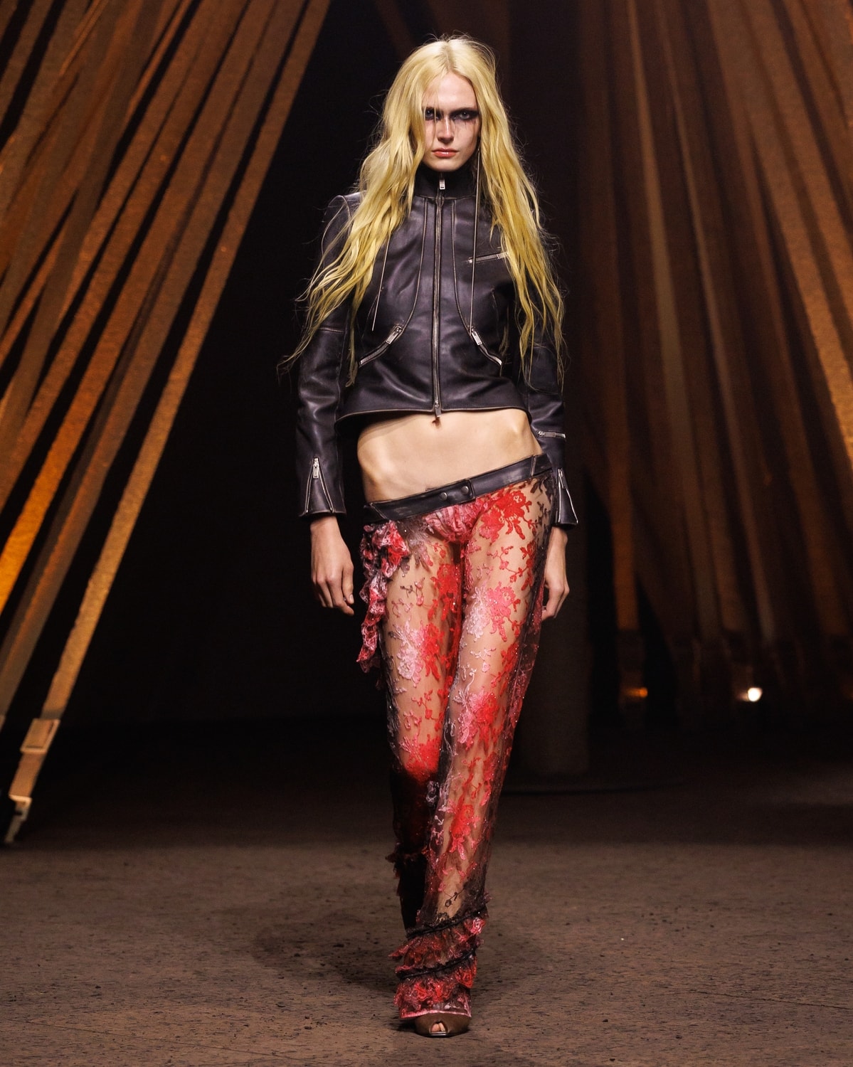 Un look McQueen spring-summer 2026 (courtesy McQueen)