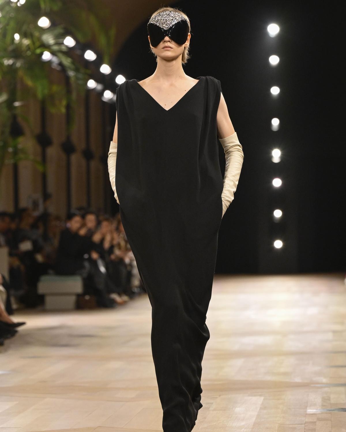 Una proposta Balenciaga primavera-estate 2026 (Francesc Ten/MFF)