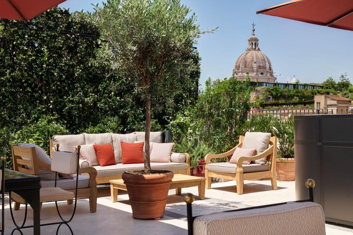Le 10 più belle terrazze di Roma per un aperitivo o una cena