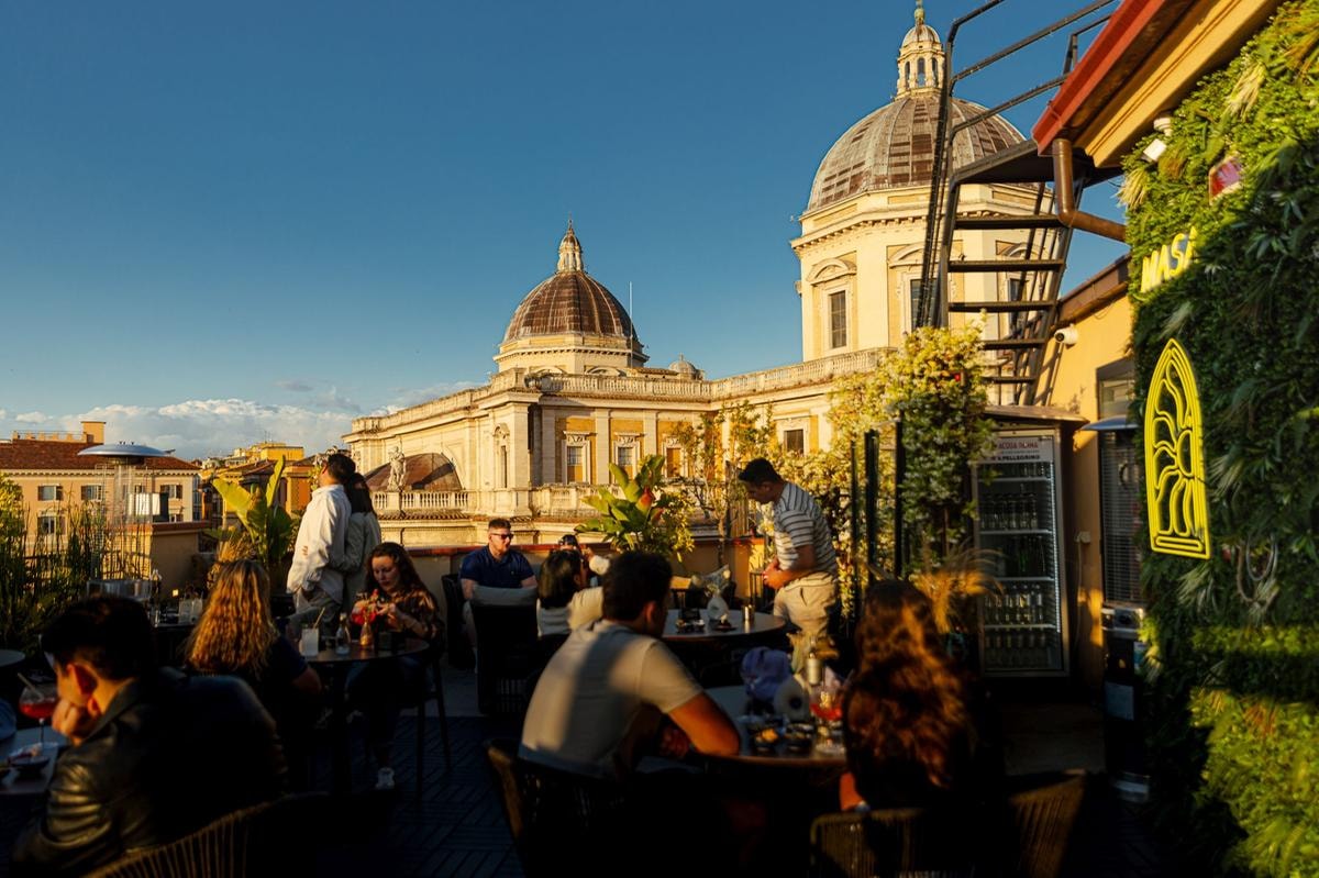 Le 10 più belle terrazze di Roma per un aperitivo o una cena