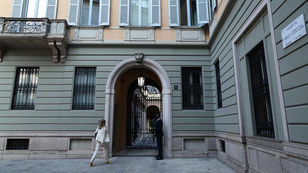 Mediobanca spende 10,7 milioni nel risiko per le due ops del Monte e di Banca Generali. L’attesa per il retention plan di Siena