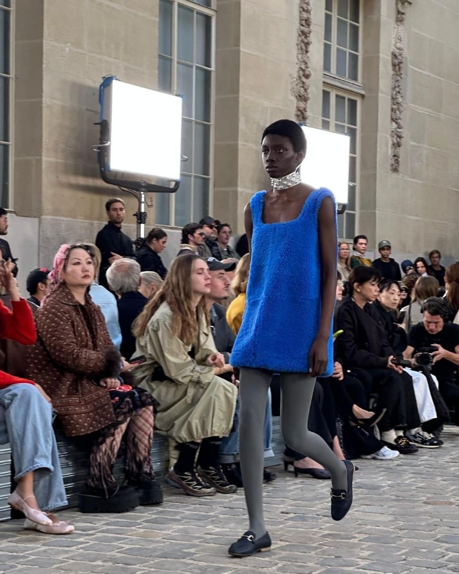 L’arte del vagabondare secondo Meryll Rogge alla Paris fashion week