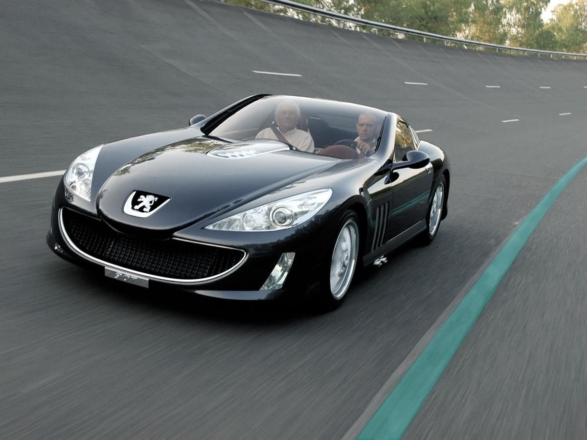Peugeot 907, la supercar mancata: V12 e 357 km/h di pura eleganza