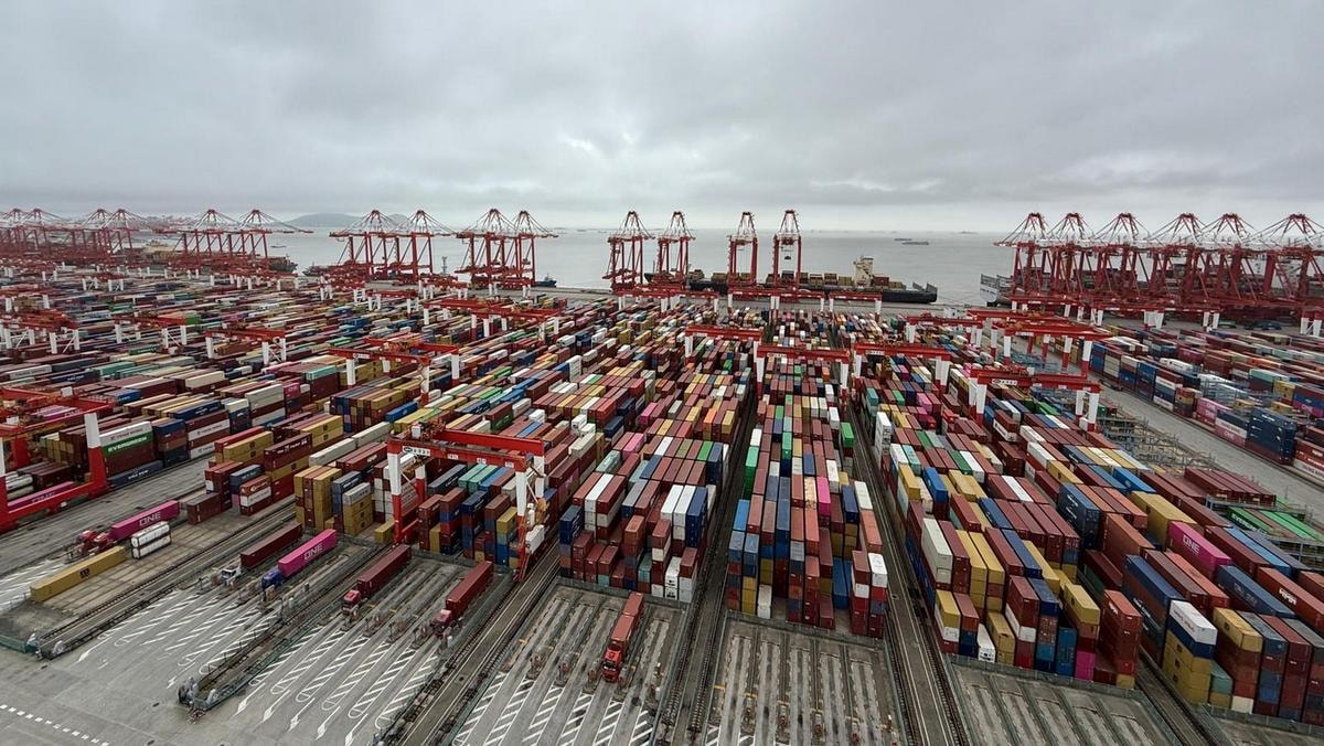 Cina e Stati Uniti, al via la guerra dei porti. Dal 14 ottobre Pechino impone tariffe di attracco alle navi americane