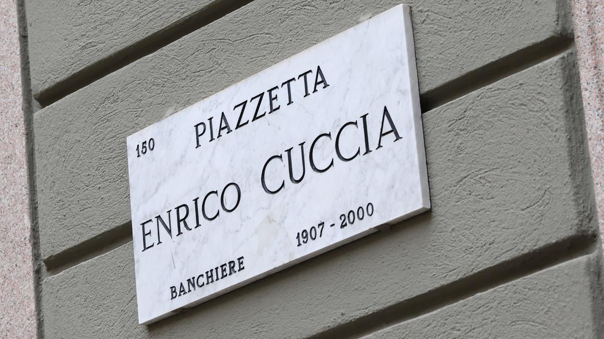 Mediobanca, Fitch taglia il rating dopo il passaggio sotto Mps. Piazzetta Cuccia replica: ingiustificato