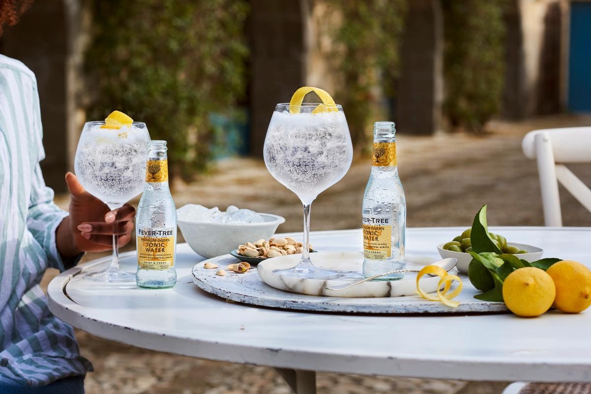 Gin & Tonic day: 4 gift box per brindare al cocktail, elisir di longevità dei Windsor 