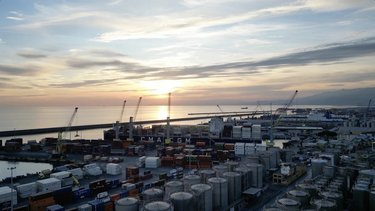 Export, l’Italia paga già il conto: i due fattori che stanno mettendo in pericolo 16,5 miliardi di vendite negli Usa