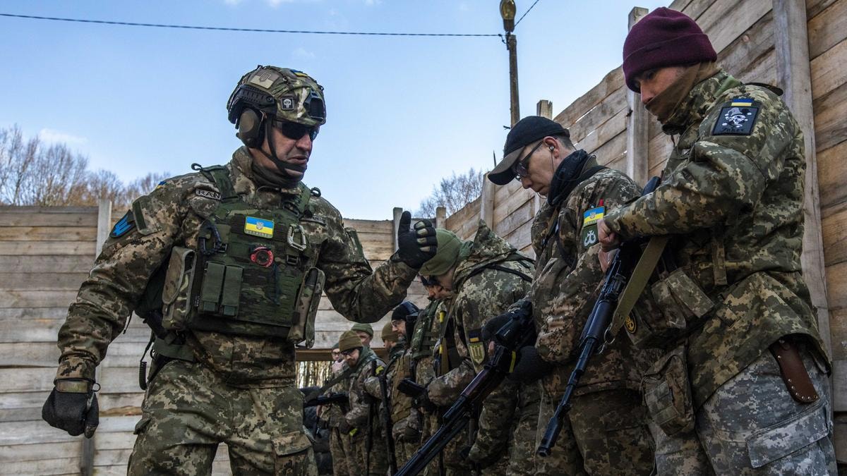 Esercitazione dei soldati ucraini al fronte