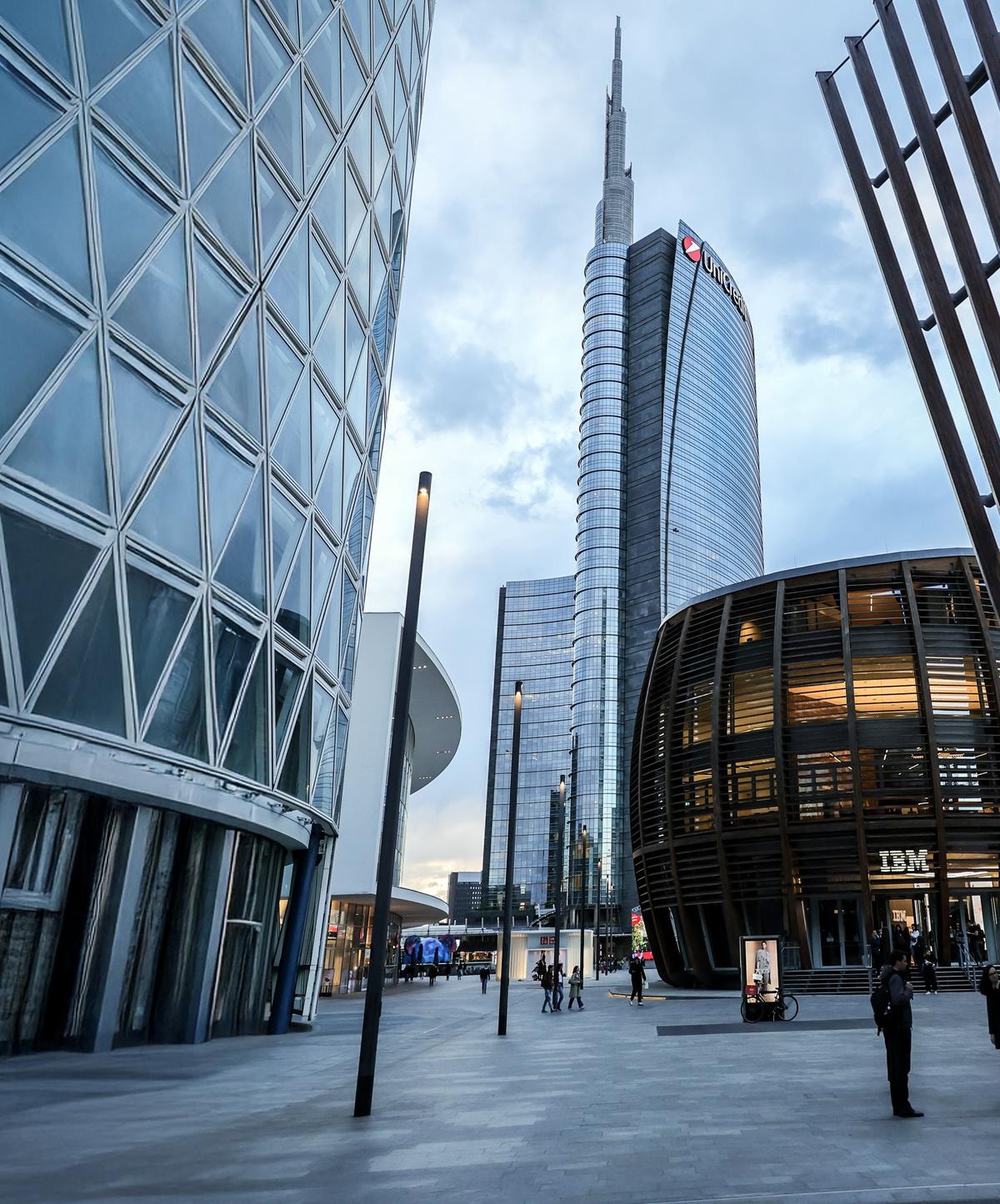 Lo skyline di piazza Gae Aulenti a Mialno (ph Imagoeconomica)