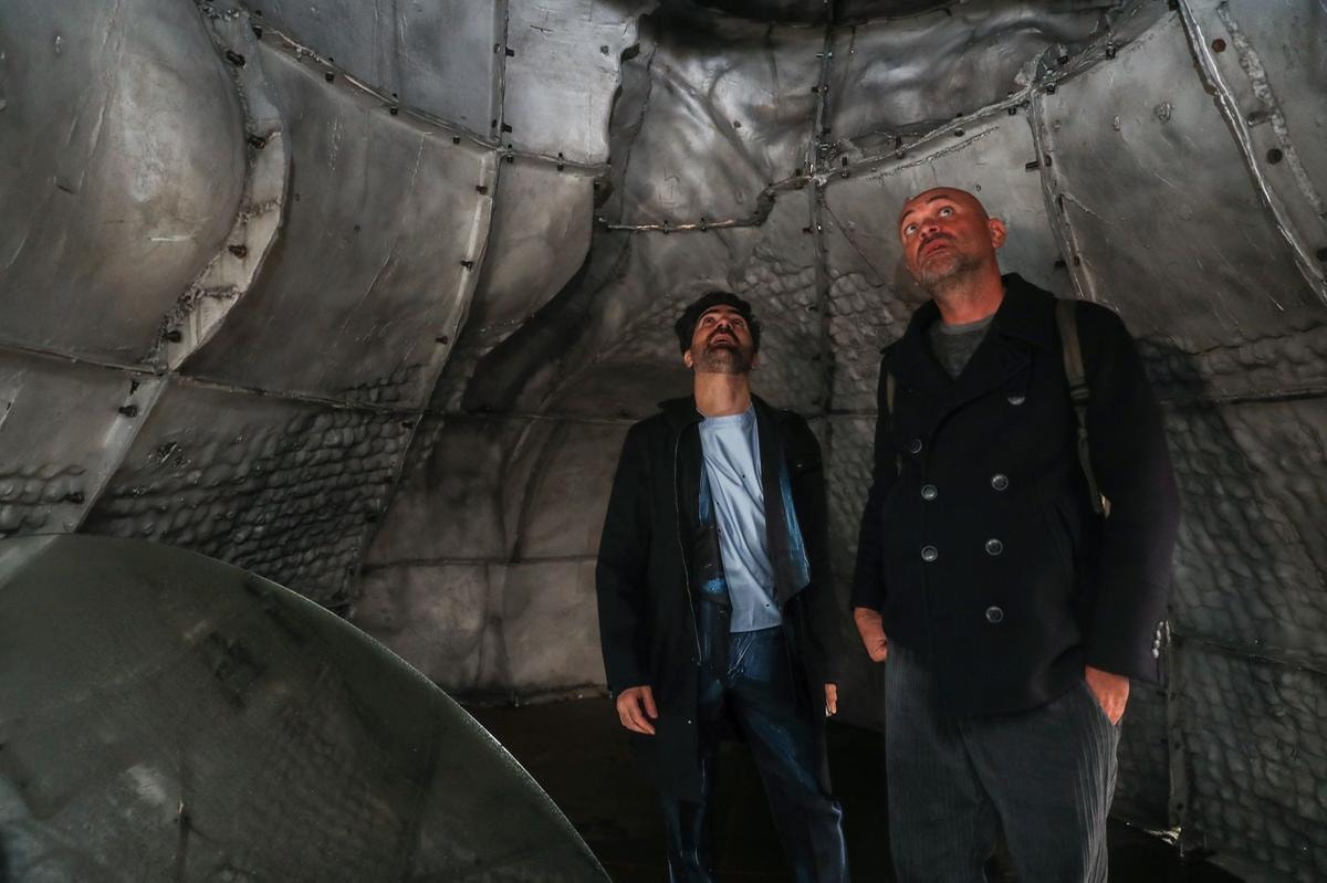 Renzo Vitale, Creative Director of Sound Design del BMW Group, e Valerio Berruti, all'interno dell'opera Don’t let me be wrong.