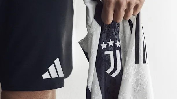 Sulla Juventus è scontro fra Exor e Tether: John Elkann dice no al colosso delle stablecoin su aumento di capitale e posti in cda