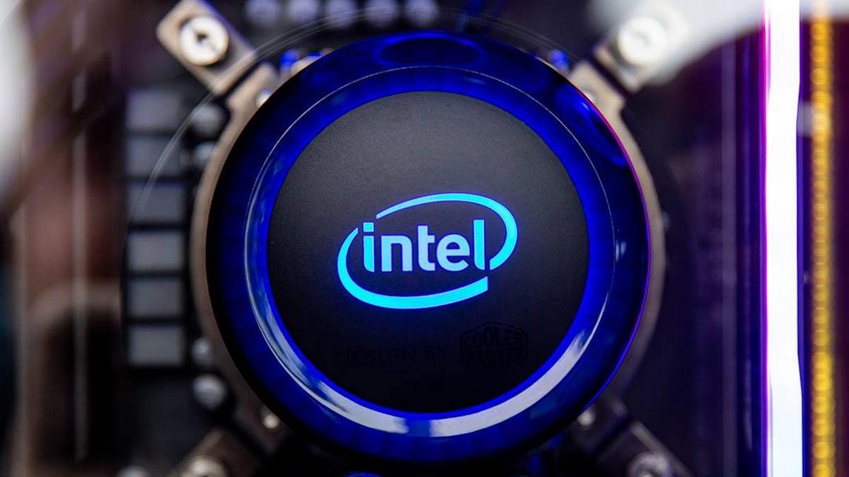 Intel, il big Usa dei chip torna in utile nel terzo trimestre 2025. La guidance convince e il titolo corre in borsa