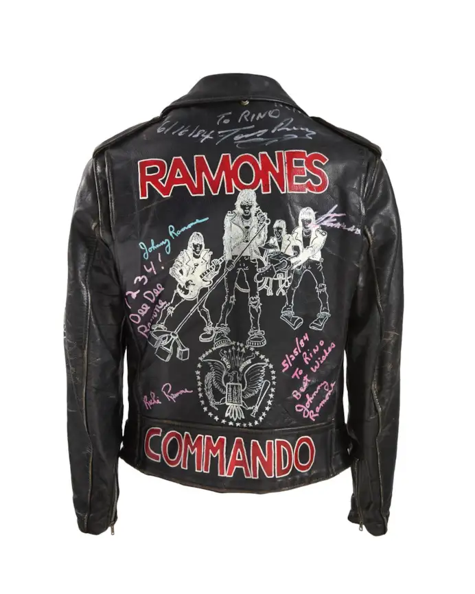 La giacca di pelle dei Ramones va all’asta da Bolaffi con altri 262 Memorabilia Musicali