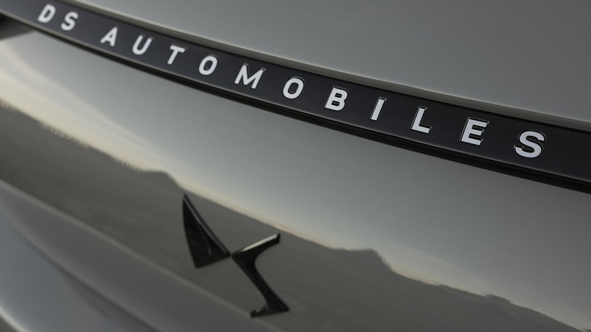  Stellantis, il ceo Filosa inizia la revisione dei marchi in Europa: annullati i futuri modelli DS 3 e DS 4?