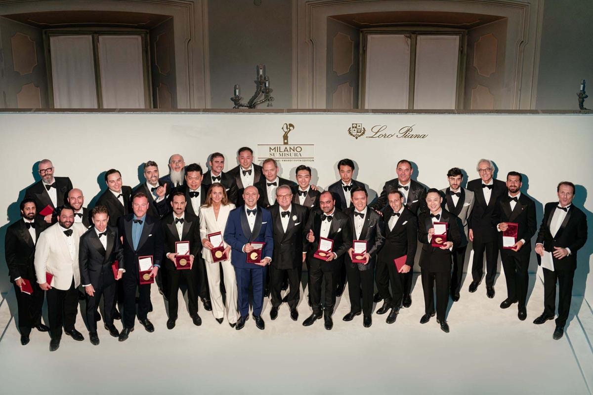 I 23 sarti protagonisti dell'edizione di Milano Su Misura 2025 durante la cena di gala a Palazzo Clerici.