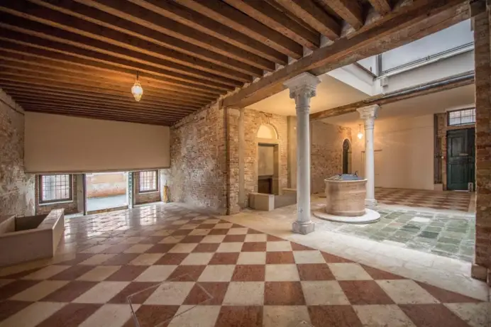 Santa Giustina Altagamma Real estate propone in vendita la nuda proprietà di un appartamento all’interno di Castello Palazzo Marcello Zon, costruito nel 1600, vincolato dalla Soprintendenza ai beni Culturali.