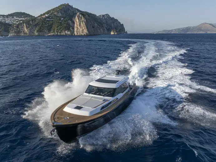 Ispirazione lobster per la nuova barca di Piloda Yachting