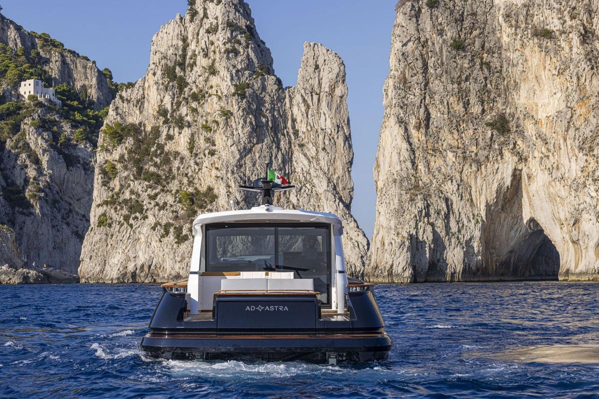 Ispirazione lobster per la nuova barca di Piloda Yachting