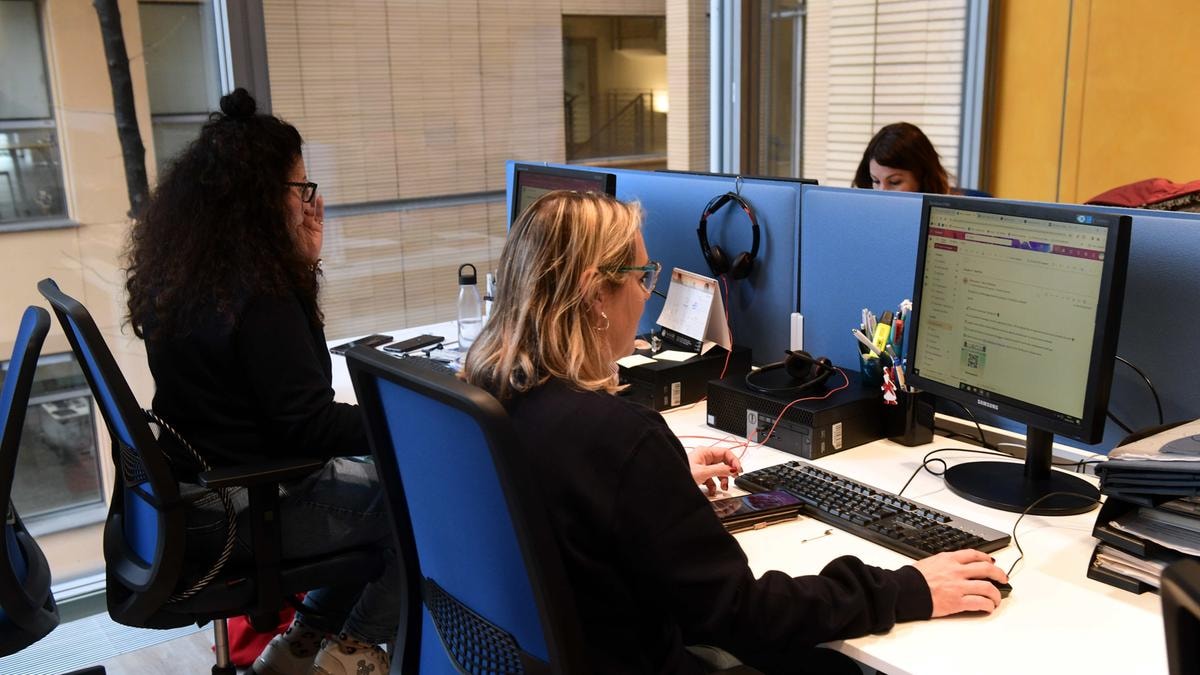 Forza Italia fa retromarcia sulle tariffe telefoniche legate all’inflazione: ritirato l’emendamento