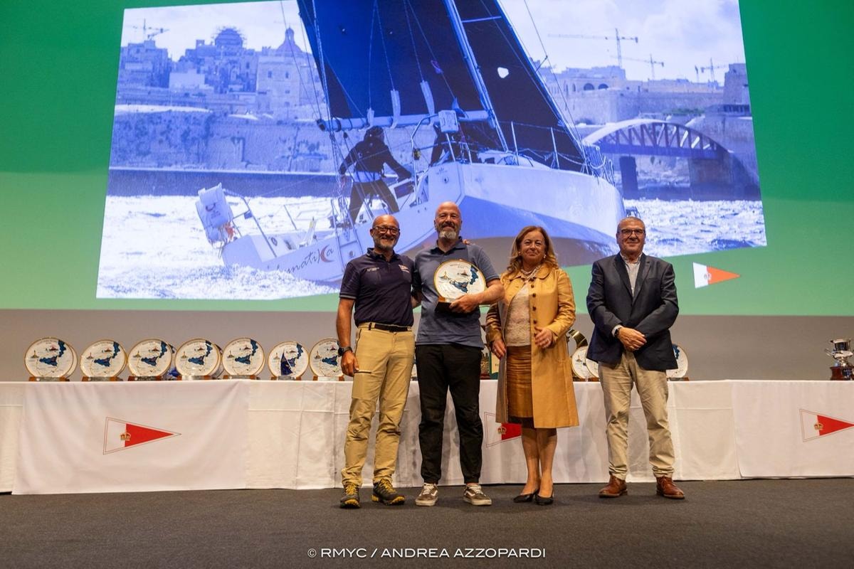 Guido Baroni e Alessandro Miglietti ricevono il premio per la vittoria Double Handed