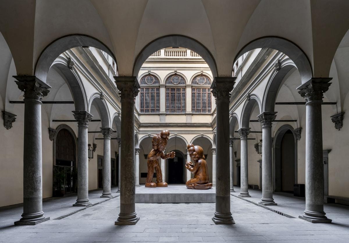 The Message di Kaws a Palazzo Strozzi a Firenze